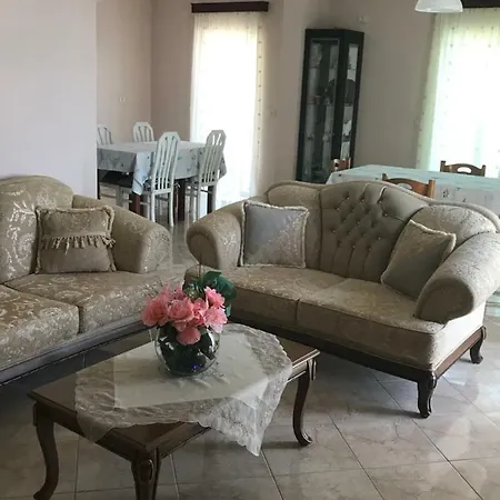 Kafe Hotel Lukovë