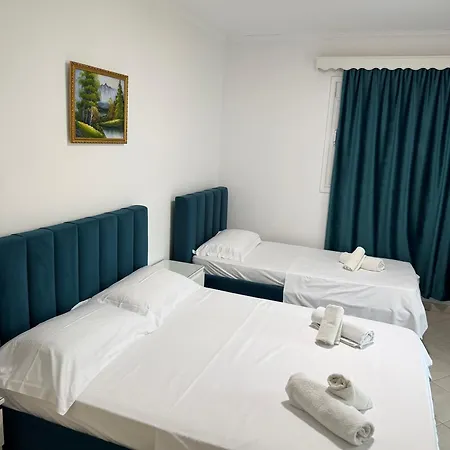 Otel Kafe Lukovë