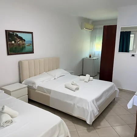 Kafe Hotel Lukovë