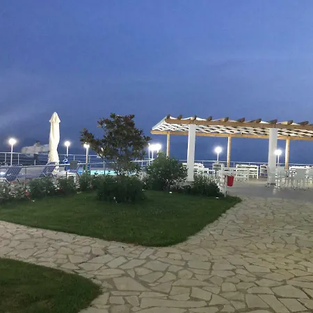 Kafe Lukovë
