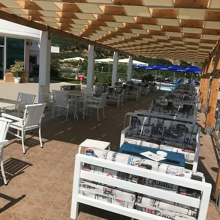 Hotel Kafe *